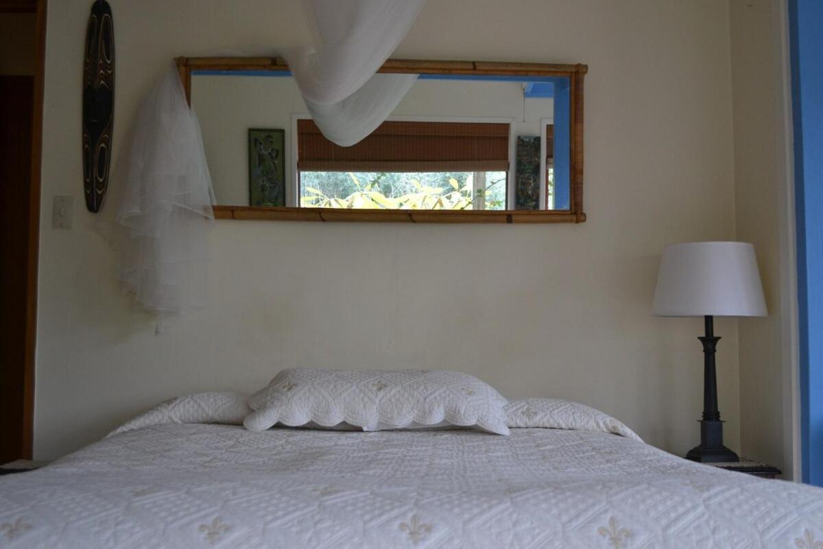 Great Barrier Oasis Lodge Tryphena Buitenkant foto